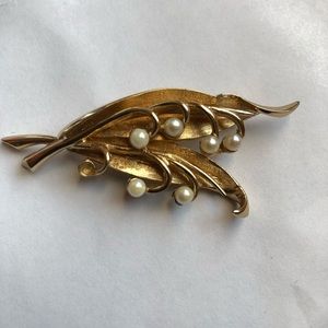 Vintage Marcel Boucher Pearls C 1960's brooch pin